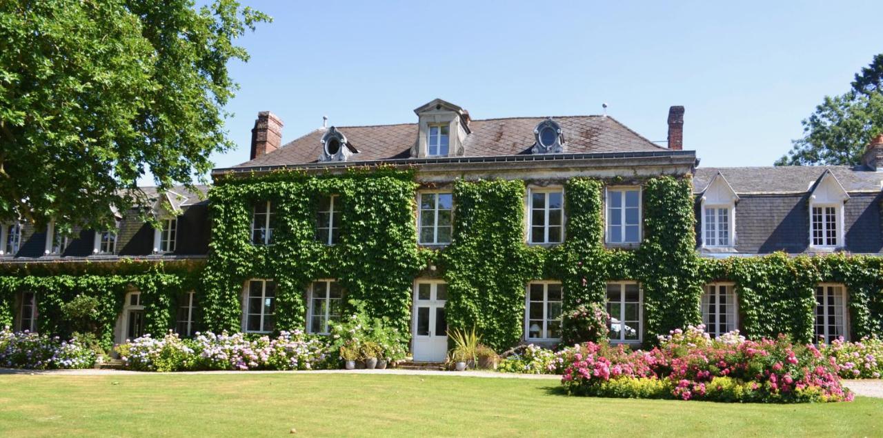 فيلا Chateau D'Harcelaines Maisnieres المظهر الخارجي الصورة